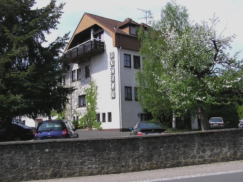 Hotel Pfaffenhof Lich Bagian luar foto