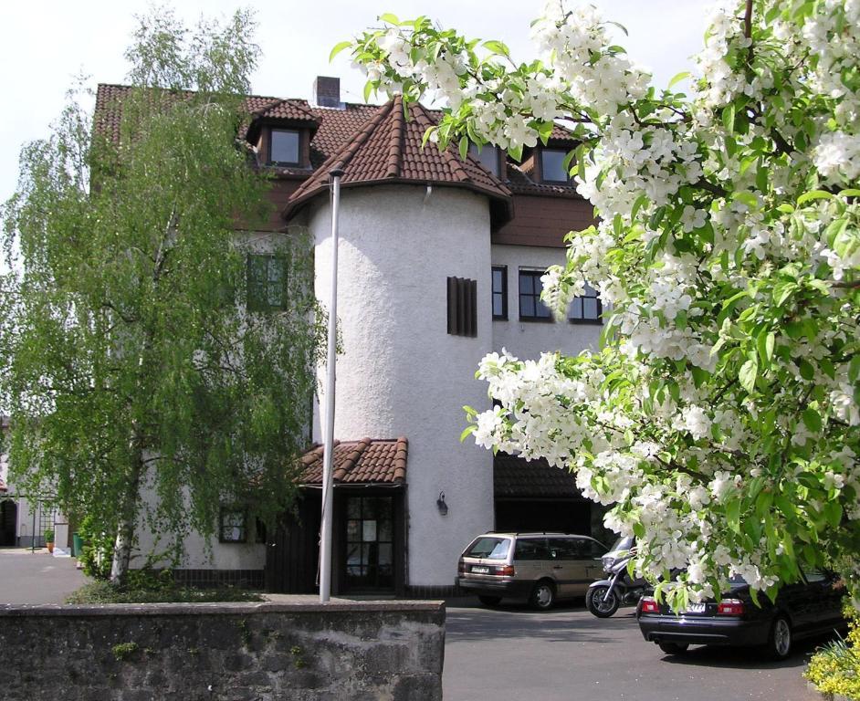 Hotel Pfaffenhof Lich Bagian luar foto