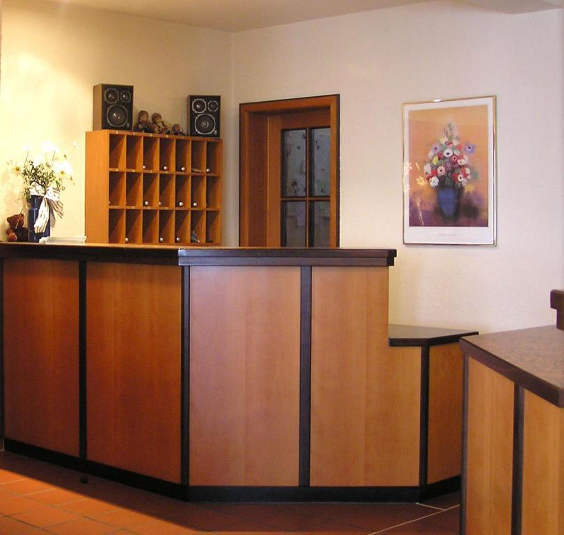 Hotel Pfaffenhof Lich Bagian luar foto